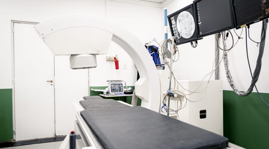 Inauguran la Sala de Hemodinamia remodelada en el Hospital SAMIC “Dra. Marta Schwarz” de la ciudad de Puerto Iguazú y entregó equipamiento médico para otros Hospitales