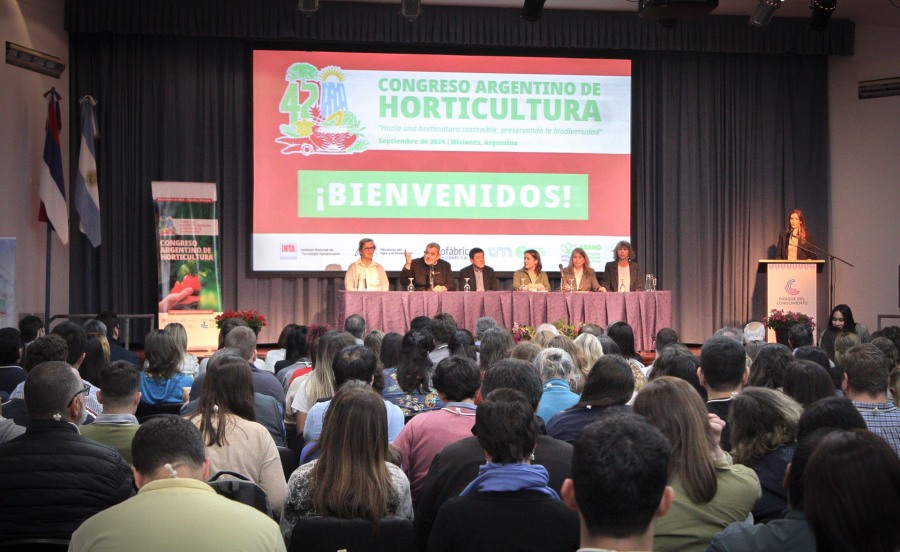 Con más de 500 participantes comenzó el 42° Congreso Argentino de Horticultura en el Centro del Conocimiento de la ciudad misionera de Posadas