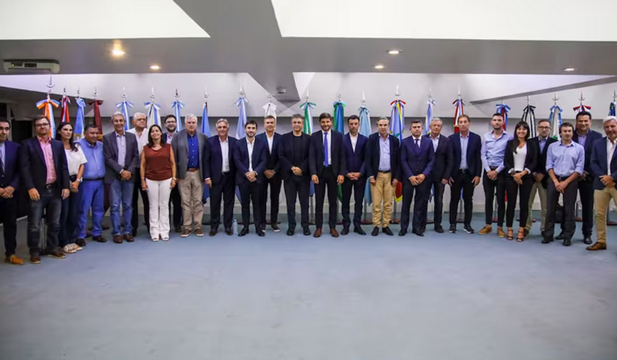 Ley "Bases": Gobernadores y Diputados del PRO, UCR y Hacemos se reunieron con Francos por acuerdos
