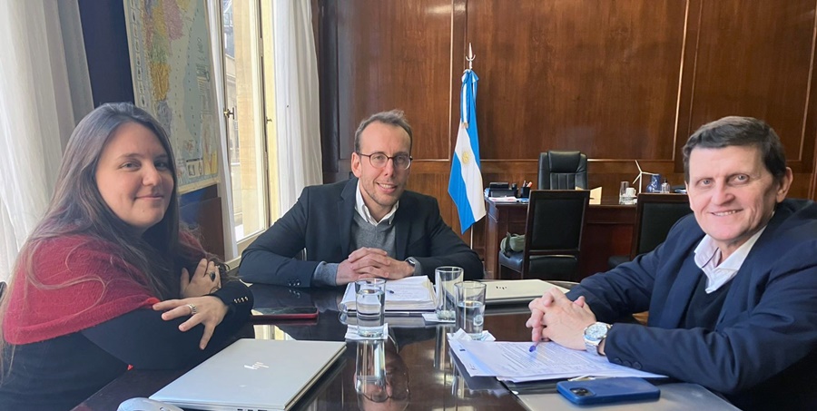 El Ministro de Hacienda Adolfo Safrán mantuvo una reunión con el Subsecretario y la Directora Nacional de Fortalecimiento de la Competitividad PyME