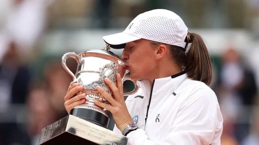 Tenis: Iga Swiatek venció a Karolina Muchova y se proclamó campeona de Roland Garros