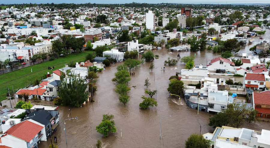 Trágico temporal en Bahía Blanca: Diez muertos, más de mil evacuados y pérdidas incalculables