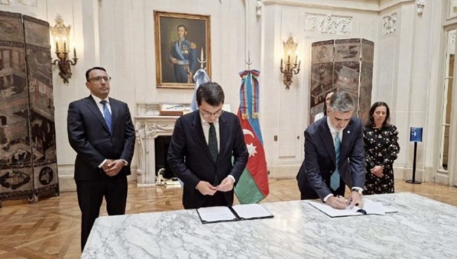 Argentina y Azerbaiyán firman un protocolo en temas de cooperación durante una visita al país de alto nivel del Gobierno Azerí