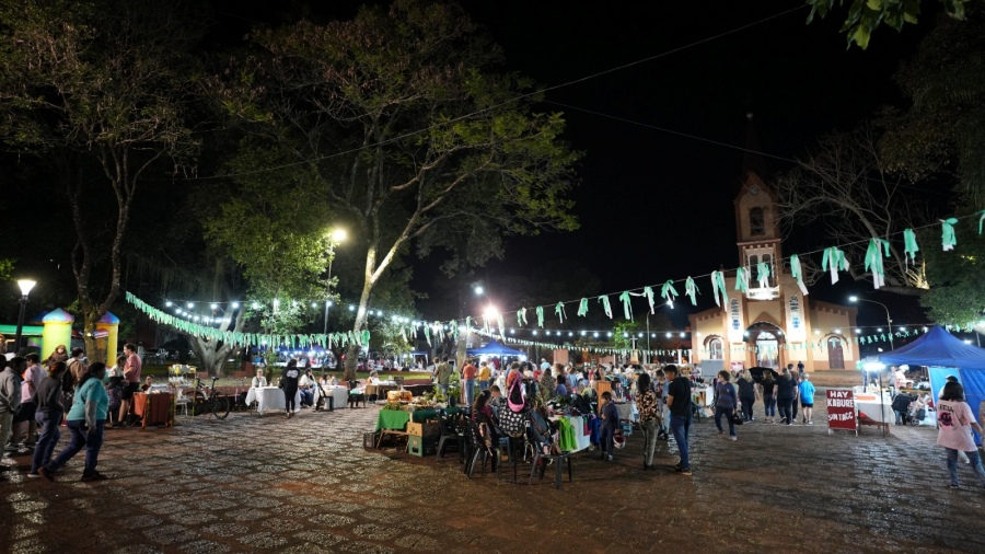 Con el objetivo de visibilizar a emprendedores que impactan positivamente en comunidad y el ambiente, desde el Municipio apostoleño se realizó la Eco Feria, una actividad sobre sustentabilidad que contó con más de 20 stands