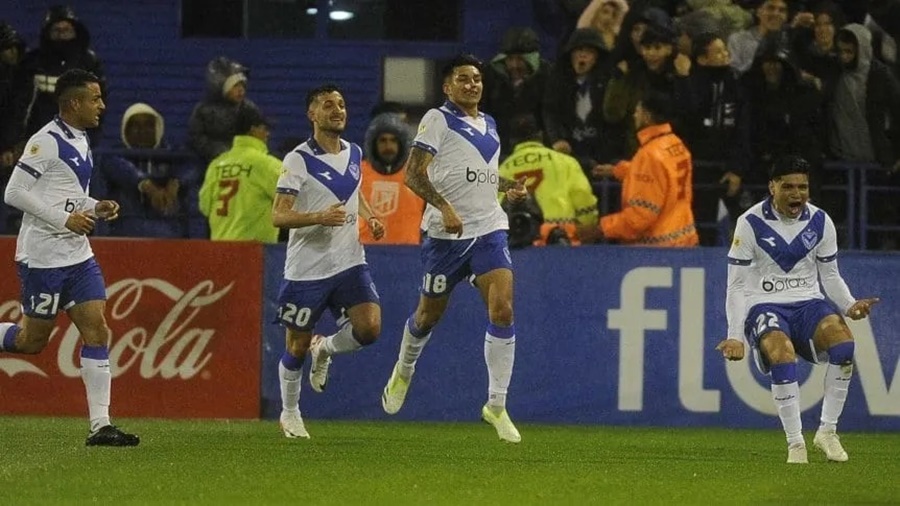Liga Profesional de Fútbol: Vélez Sarsfield y un triunfazo ante River Plate, por la Copa de la Liga Profesional de Fútbol, el Fortín superó por 2 a 0 al Millonario