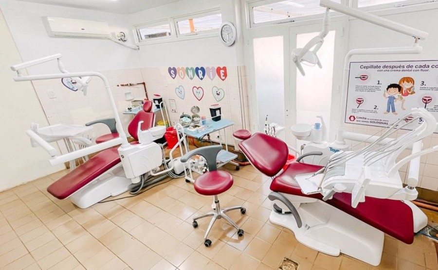 En el día del Odontólogo, el Hospital de Pediatría Dr. Fernando Barreyro de la ciudad de Posadas presentó el nuevo equipamiento para el servicio de odontología
