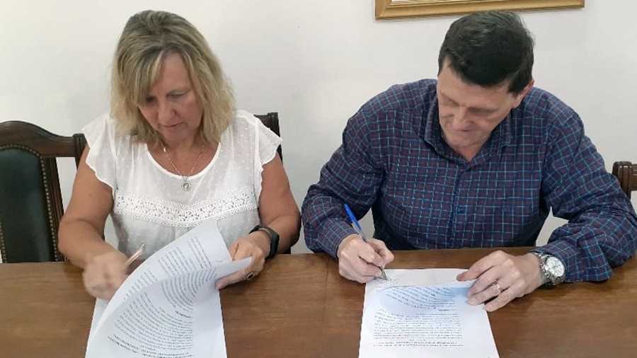 Misiones: El Municipio de Apóstoles, también se suma al nuevo Programa "Ahora Taxi", en principio este acuerdo permitiría la renovación de 50 taxis y 338 remises en la ciudad