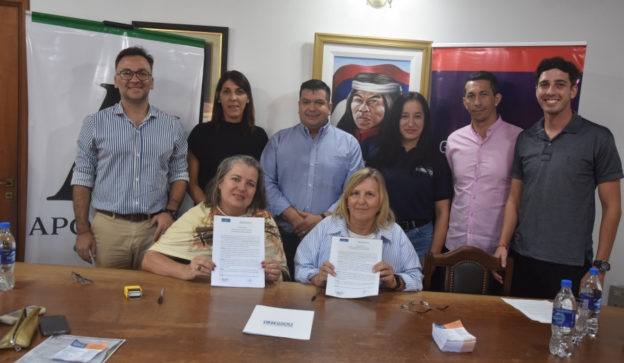Firma del convenio marco entre el Municipio de Apóstoles y La Universidad Popular de Misiones