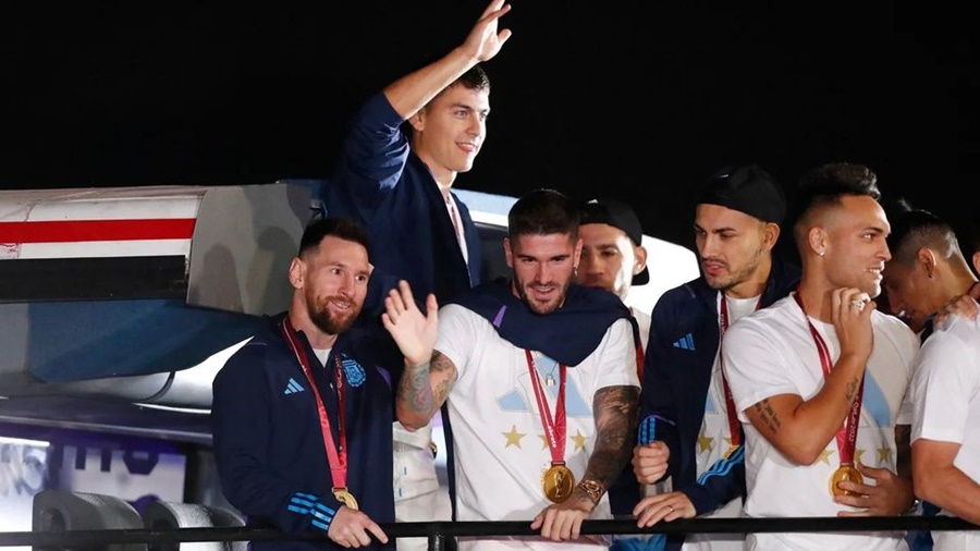 La selección Argentina campeona del mundo ya descansa en el predio de la AFA tras el impresionante recibimiento