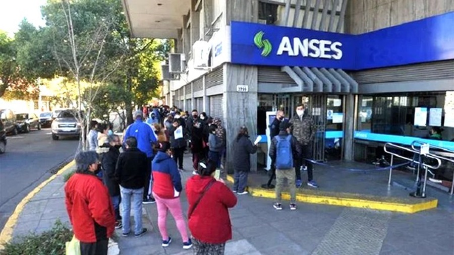 Bono de ANSES: El Gobierno Nacional oficializó el decreto que establece una ayuda para adultos sin ingresos, será de 45.000 pesos