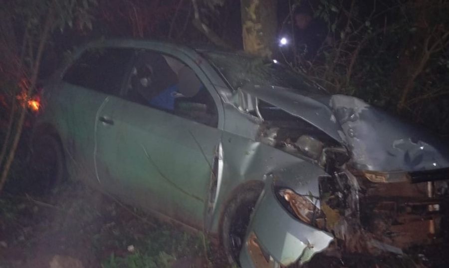 Misiones: Despiste de automóvil en la localidad de Puerto Esperanza dejó un joven hospitalizado