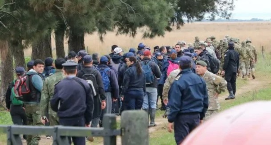 Buscan a Loan en Corrientes: Hallaron una zapatilla en una casa frecuentada por uno de los detenidos