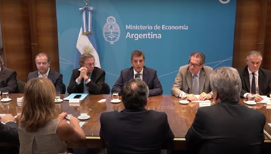 Con un tipo de cambio de 230 pesos, el lunes comienza a regir el nuevo “dólar soja”