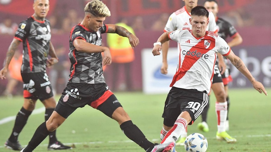2 a 0 como visitante: River Plate resolvió con contundencia ante Barracas Central su primer triunfo en la Copa Liga Profesional de Fútbol
