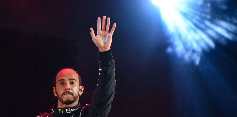 El pase del año en la Fórmula 1 es oficial: Lewis Hamilton deja Mercedes a fin de temporada y en 2025 correrá con Ferrari