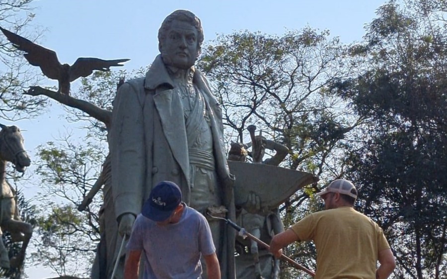 Apóstoles: continúa con su plan de mantenimiento de espacios públicos, ahora es el turno de la Plaza San Martín