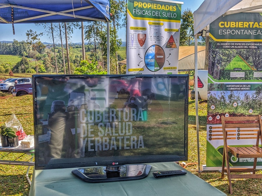 El INYM en el aniversario del Instituto de Educación Agropecuario N° 9, que cuenta con cerca de 200 alumnos, la mayoría hijos de agricultores en Colonia Aurora