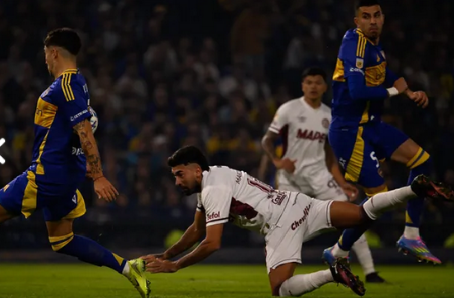 Playoffs del Torneo Apertura: En una Bombonera enojada, Boca Juniors eliminó por penales a Lanús y está en cuartos