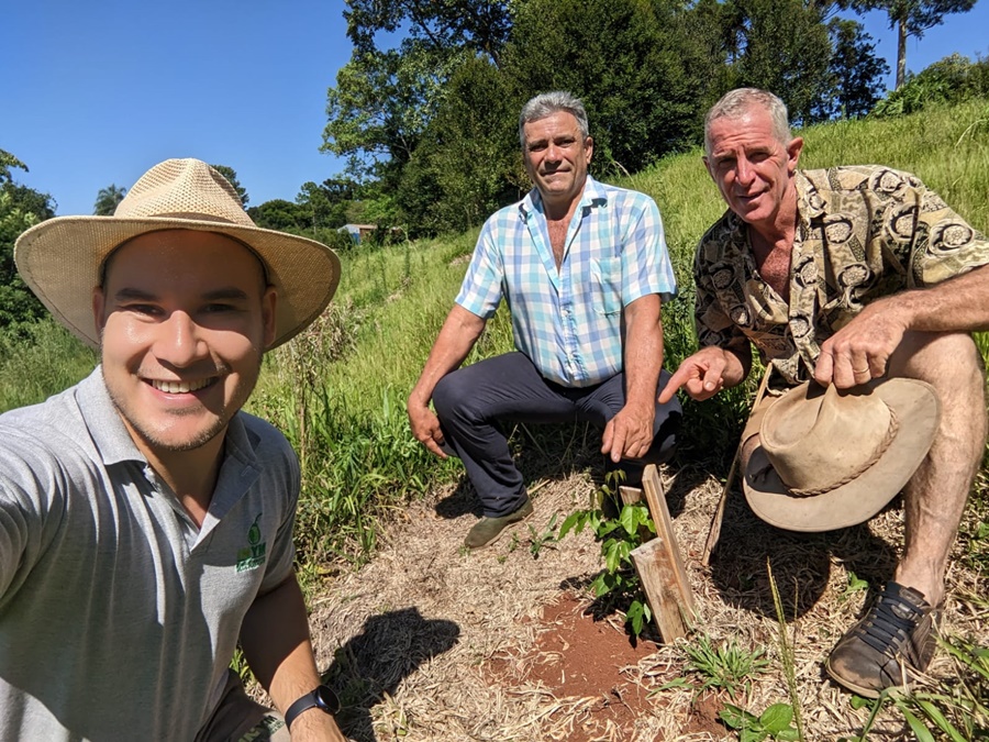 Misiones: Yerbales sustentables y agua, temas de la visita del INYM a productores del Municipio de 25 de Mayo
