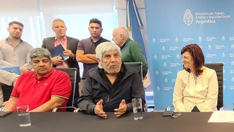 Camioneros acordó un aumento de 107% para el 2022 en las paritarias