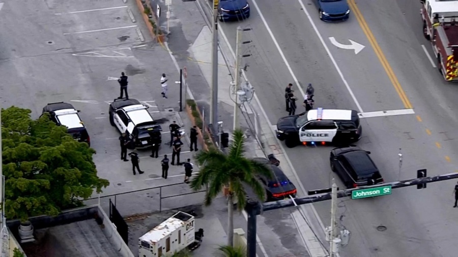 Estados Unidos: Nueve personas resultan heridas durante un enfrentamiento entre dos grupos cerca de un área concurrida de la playa en Hollywood en la Florida, dicen las autoridades