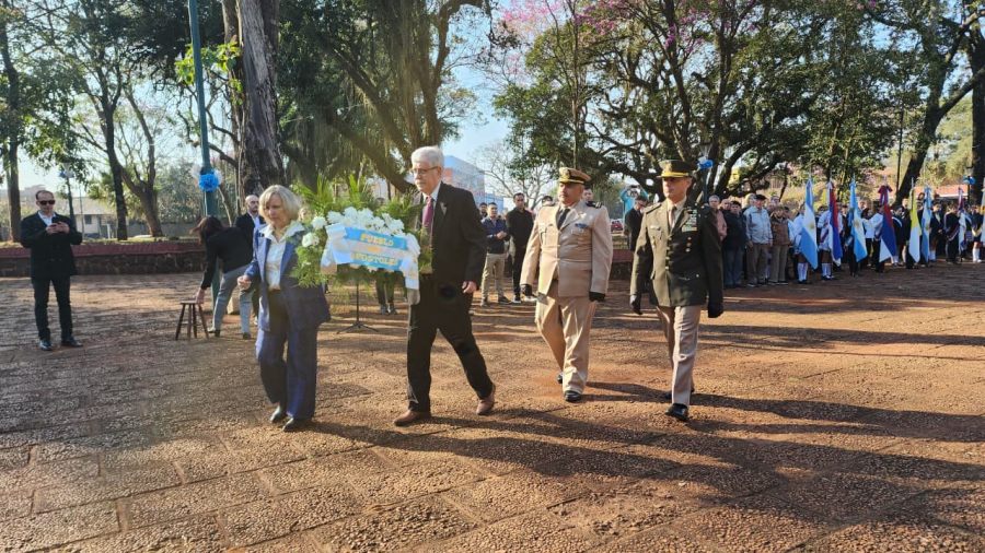 El Municipio misionero de Apóstoles conmemoró el 175° Aniversario del fallecimiento del Padre de la Patria, General José de San Martín