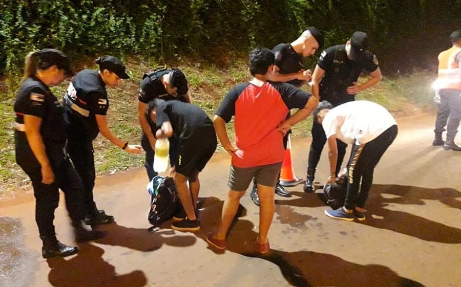 Apóstoles: Efectivos de la Unidad Regional VIII, con apoyo de la Dirección de Tránsito Municipal brindaron una exitosa cobertura de seguridad a los festejos por nochebuena