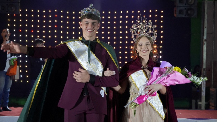 Agustina Belén Osudar y Ezequiel Turczak, nuevos soberanos de la Estudiantina 2024 Apóstoles