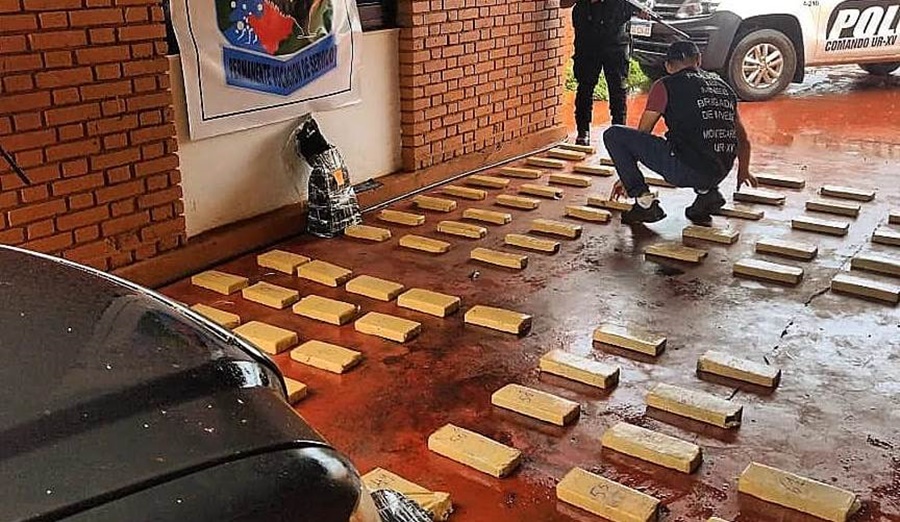 Operativo rural en Montecarlo: La Policía de Misiones secuestró ladrillos de marihuana listos para ser transportados