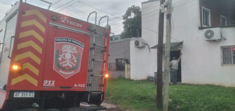 Incendio destruyó una vivienda en el Barrio San Juan Evangelista en el conurbano de la ciudad misionera de Posadas