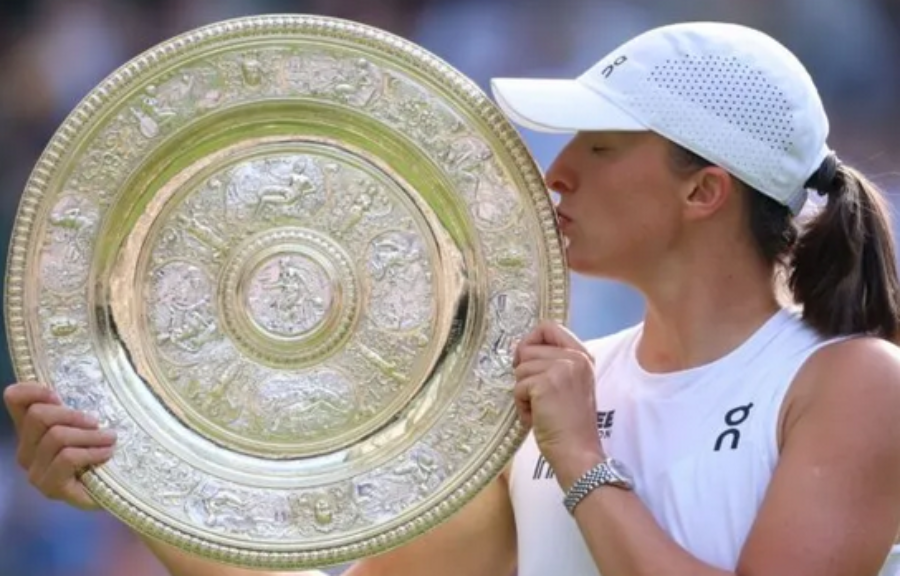 Tenis: Iga Swiatek venció a Amanda Anisimova y se consagró en Wimbledon por primera vez, la polaca se quedó con el título luego de vencer por doble 6-0 a la norteamericana en apenas 57 minutos