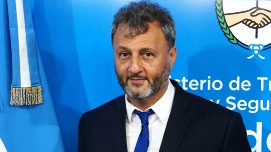 El Decreto fue derogado: Por el aumento de sueldo para el Gabinete, el Presidente Javier Milei echó al Secretario de Trabajo Omar Yasin