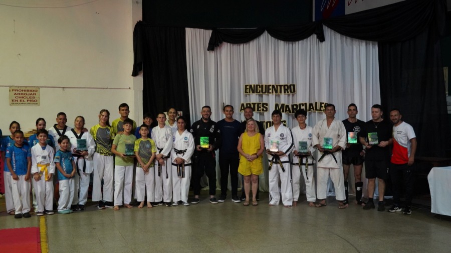 Apóstoles: Una jornada emocionante en la Expo Yerba reunió a las mejores instituciones de artes marciales de la región
