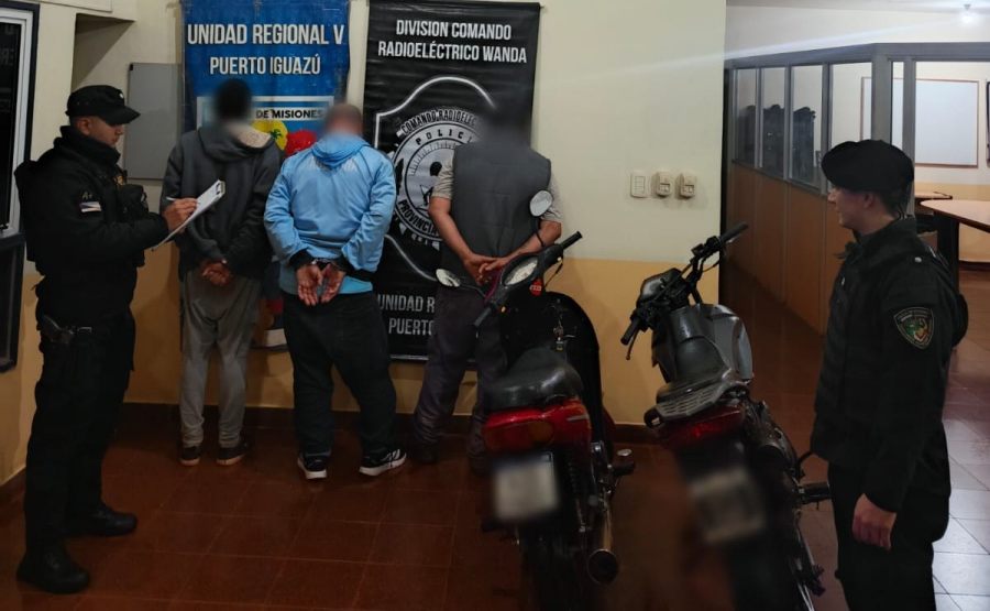 Wanda: Tres individuos entre 33 y 49 años fueron detenidos por ocasionar disturbios en la vía pública en estado de ebriedad