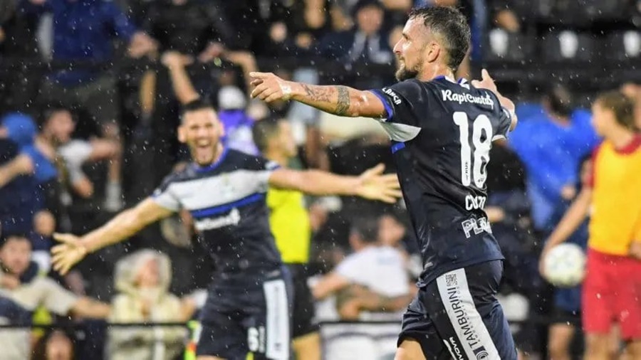 Gimnasia y Esgrima La Plata ganó y se queda en la Liga Profesional de Fútbol, Colón de Santa Fe se fue al descenso