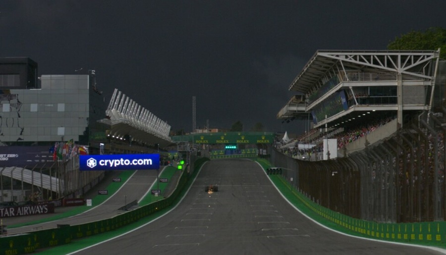 Fórmula 1: Max Verstappen le ganó a la tormenta, consiguió marcar el mejor tiempo de la clasificación para el Gran Premio brasileño, que debió interrumpirse por las condiciones meteorológicas