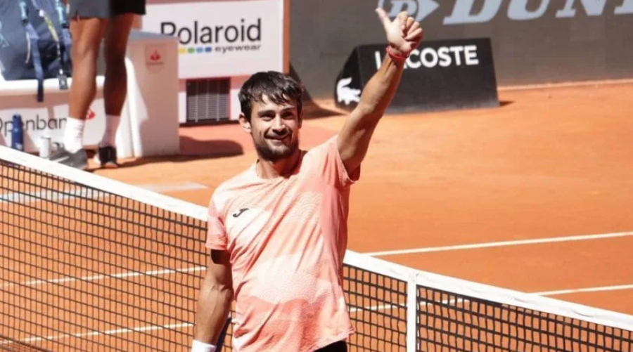 Tenis en Roland Garros: Navone pasó a la próxima fase tras ganarle en sets corridos a Opelka y Cerúndolo no pudo ante Medjedovic