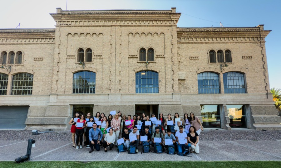 Bodega Trapiche abre sus puertas para recibir a los graduados del programa de formación para jóvenes y mujeres de la Fundación Bemberg