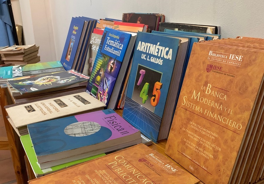 Gran feria de libros: Conoce la amplia oferta de la Biblioteca Popular “Granadero Chepoyá”