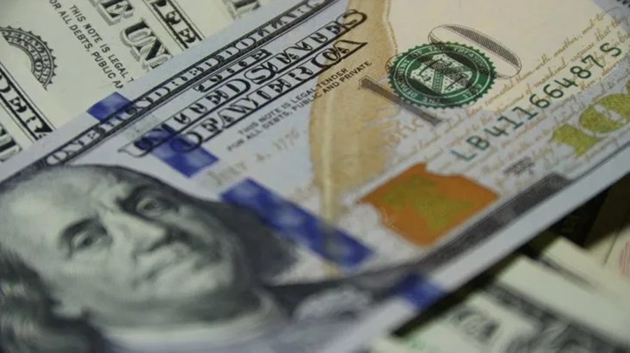 Mercado cambiario: El dólar blue baja tras el pacto Milei-Bullrich y perfora los 1.000 pesos