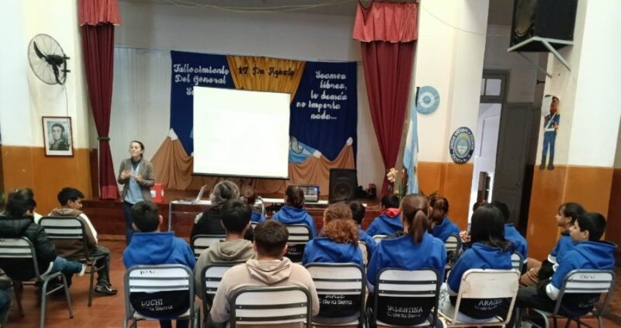 Charla sobre hábitos alimentarios saludables en la Escuela Provincial N° 26 de la localidad misionera de Concepción de la Sierra