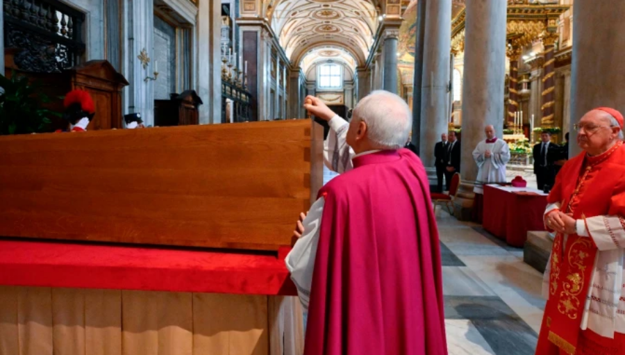 Los restos del Papa Francisco ya descansan en la Basílica Santa María la Mayor