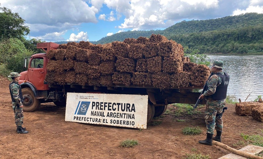 Prefectura Naval secuestró más de cuatro toneladas y media de tabaco en la localidad de El Soberbio