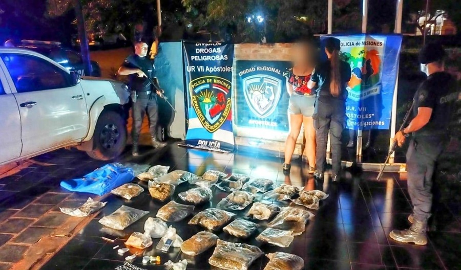 Apóstoles: En el Espacio Joven, la Policía secuestró una camioneta, con estupefacientes, dinero en efectivo y una balanza, hay una mujer de 30 años detenida