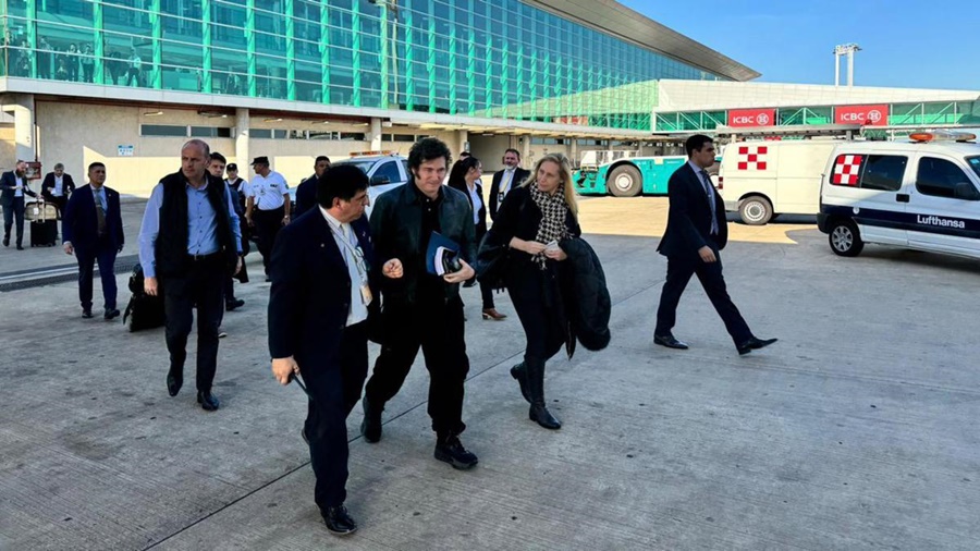 En un vuelo de Lufthansa: El Presidente Javier Milei viajó a Davos para participar del Foro Económico Mundial y reunirse con autoridades del FMI