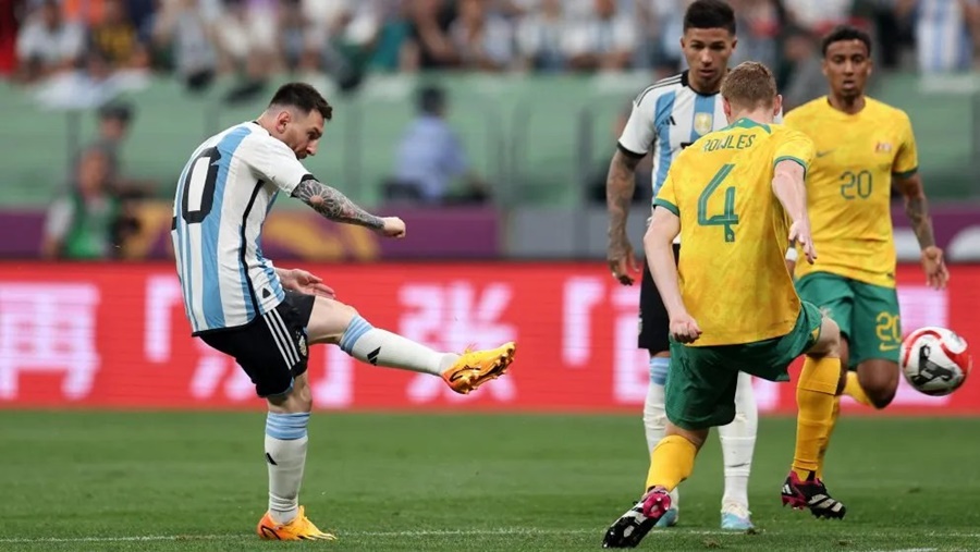 Amistoso en China: Con un golazo de Messi y otro de Pezzella, Argentina venció a Australia en el inicio de la nueva era de Scaloni