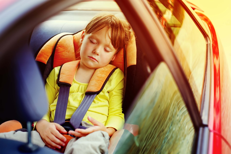 Mes de las infancias: ¿De qué manera viajo seguro en el auto con mis hijos?
