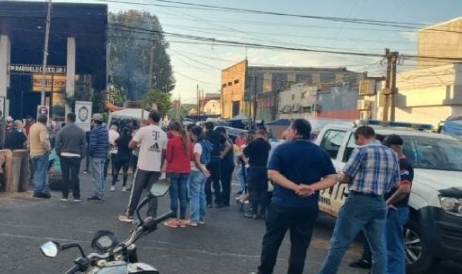 Sexto día de protesta en Misiones: Continúa el acampe multisectorial en la Avenida Uruguay de la ciudad de Posadas