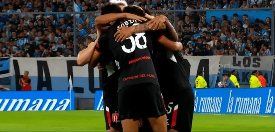 A pedir de Vélez Sarsfield: Estudiantes de La Plata derrotó a Racing Club en un partidazo y lo alejó de la lucha por la Liga Profesional de Fútbol