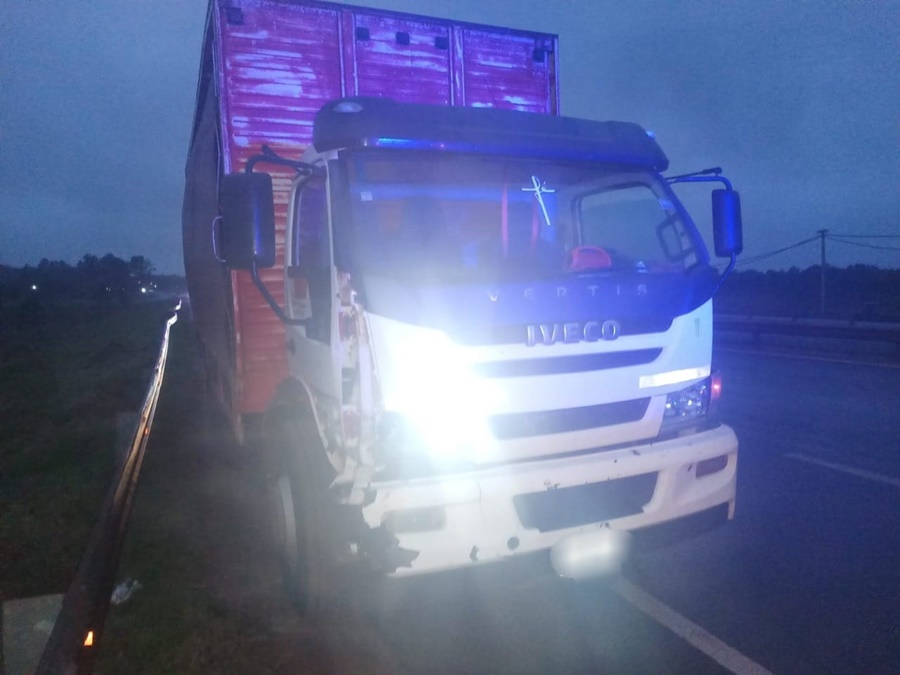 Murió un peatón al ser embestido por un camión en Candelaria